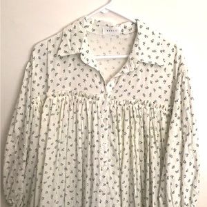 Adorable cream floral dress, mini length